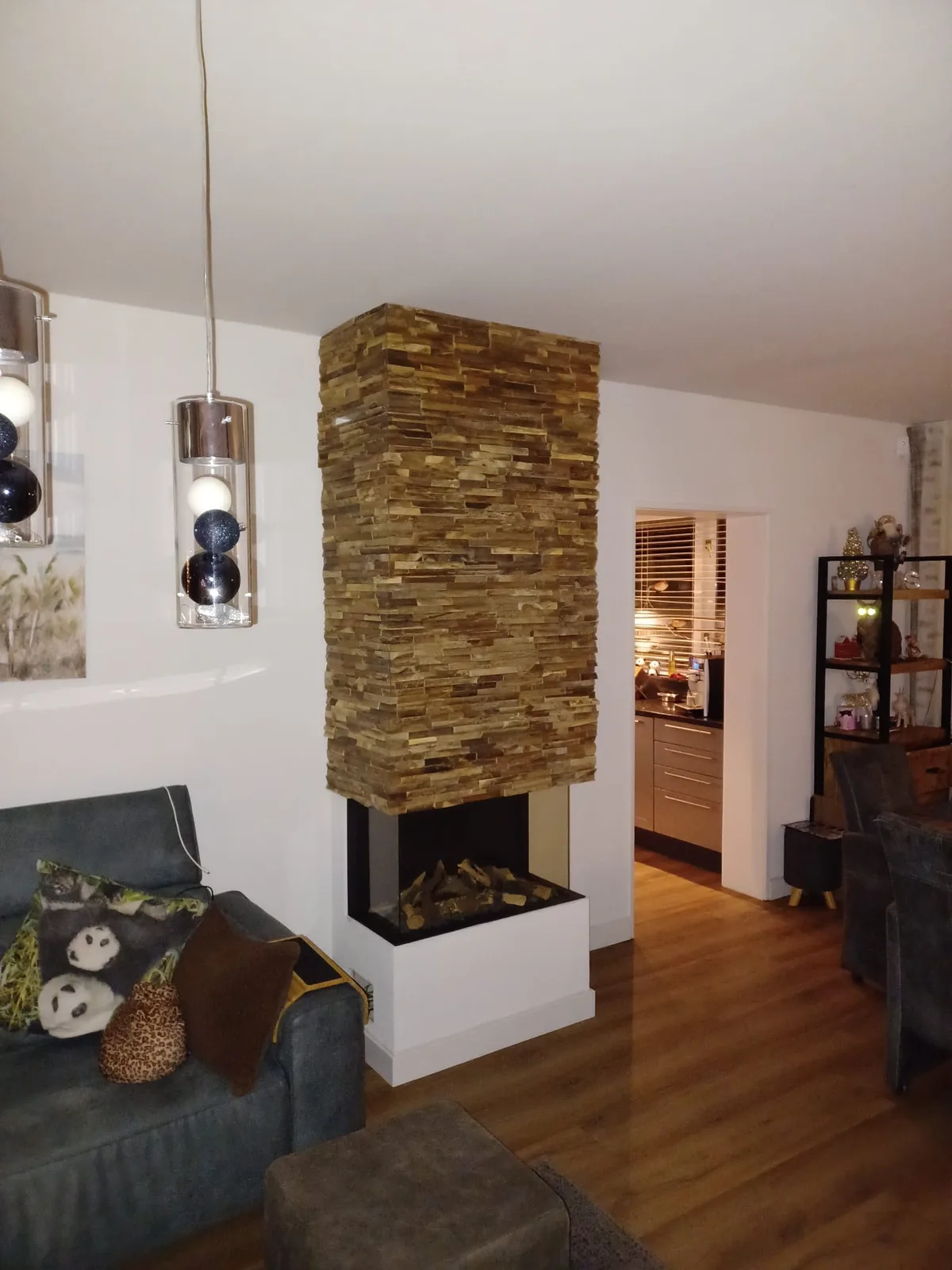 Listón de madera Teca 3D Palau natural marrón 50x20x1-3cm