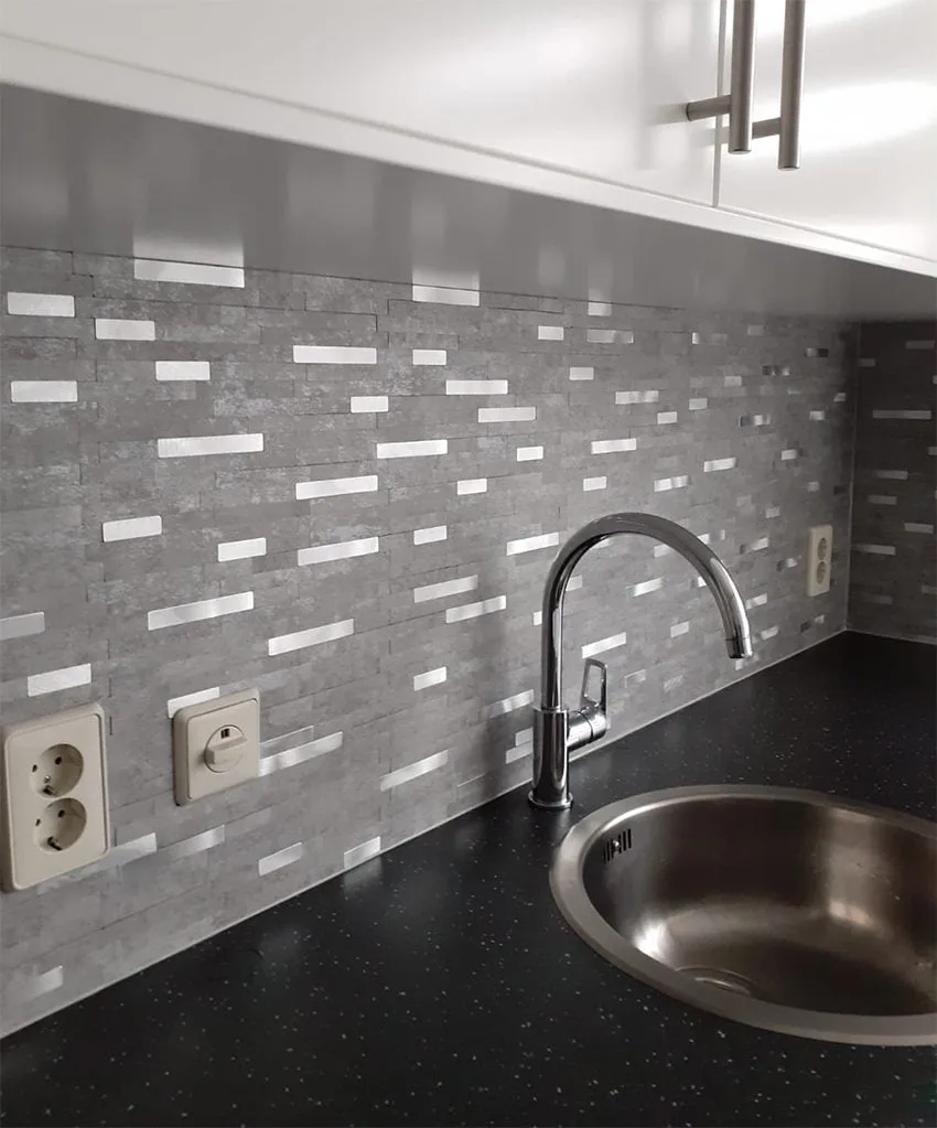Mosaico autoadhesivo de piedra classic grey silver – 30,2×29,2×0,4cm