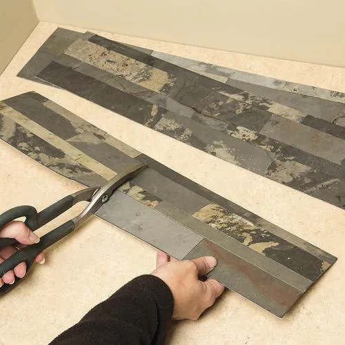 Preparación y corte de un revestimiento decorativo