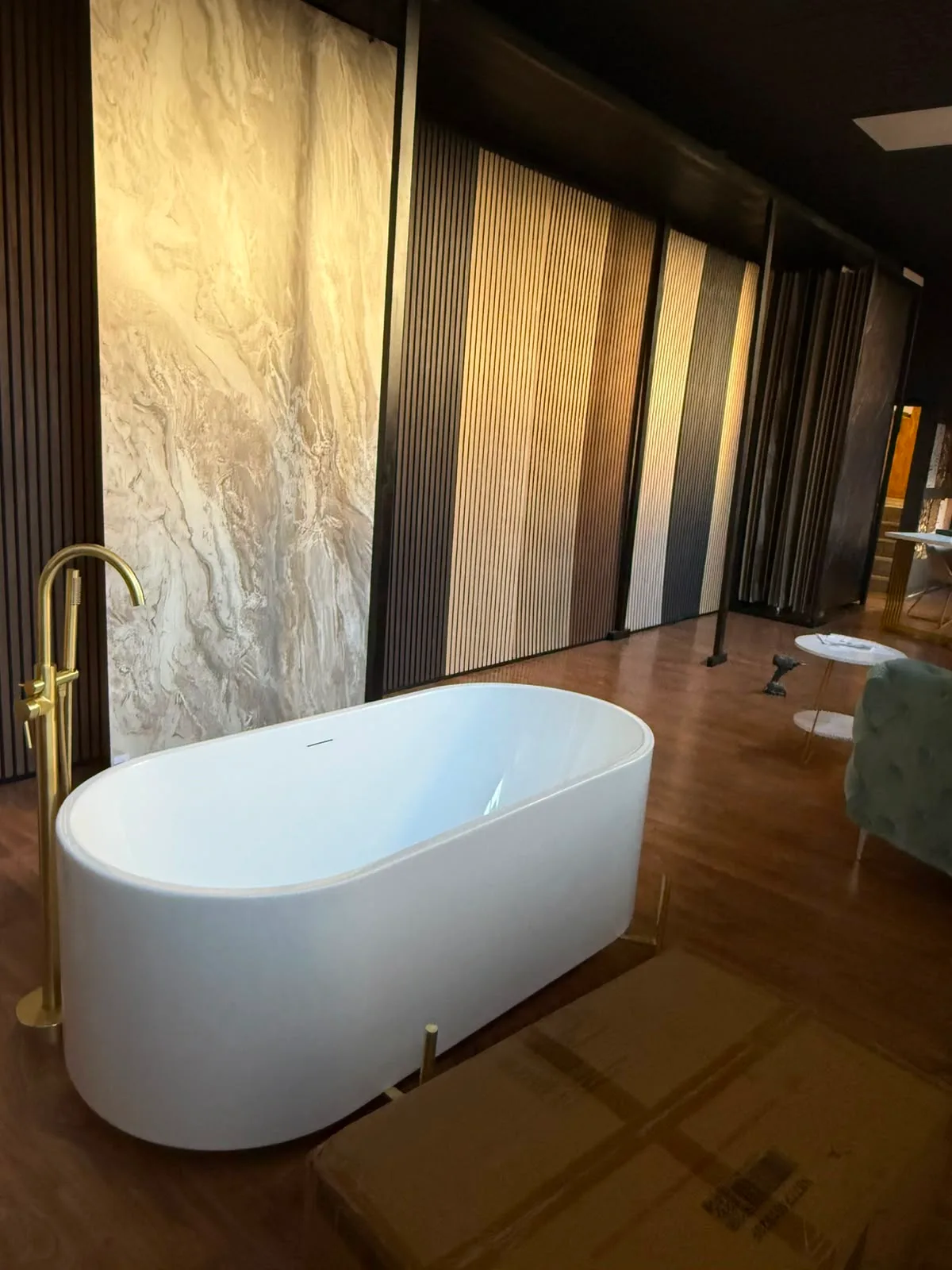 Zona de exposición de baño y revestimientos